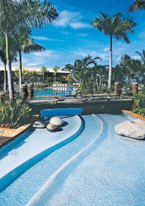 プール、家族旅行、フィジー、アウトリガー、マナ島、ホテル、海外ホテル、個人旅行、オンライン予約、南太平洋、ビーチリゾート