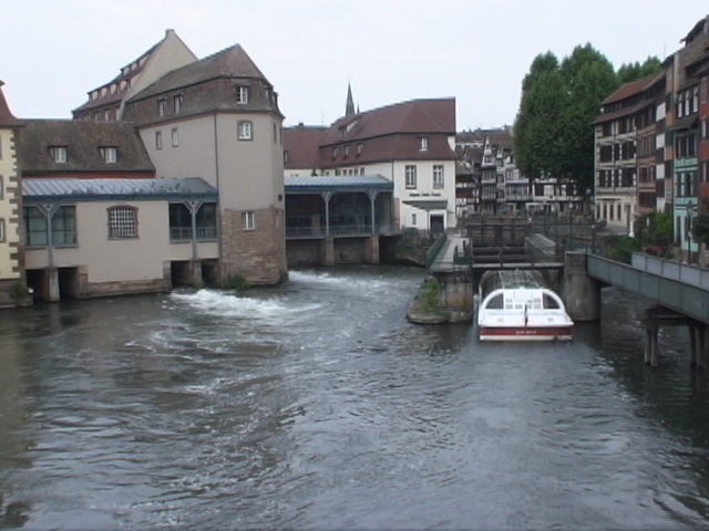 運河、夏休み、家族旅行、スイス、パリ、ストラスブール、コルマール、アルザス、ツェルマット、アルプス、ハイキング、レンタカー、ヨーロッパ