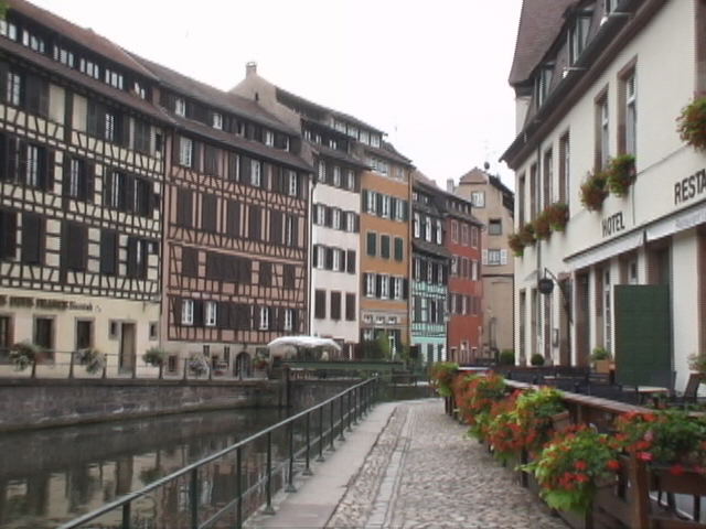 プティット・フランス、夏休み、家族旅行、スイス、パリ、ストラスブール、コルマール、アルザス、ツェルマット、アルプス、ハイキング、レンタカー、ヨーロッパ