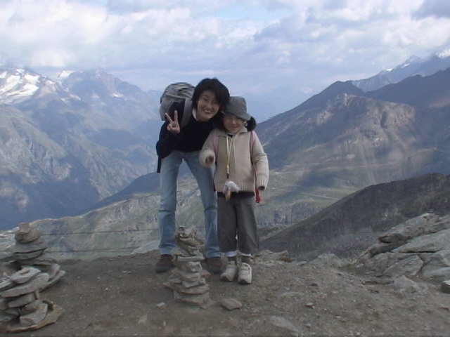 ����A�ċx�݁A�Ƒ����s�A�X�C�X�A�p���A�X�g���X�u�[���A�R���}�[���A�A���U�X�A�c�F���}�b�g�A�A���v�X�A�n�C�L���O�A�����^�J�[�A���[���b�p"�A�S���i�[�O���[�g�A�X�l�K�A�N���C���E�}�b�^�[�z�����A�}�b�^�[�z����