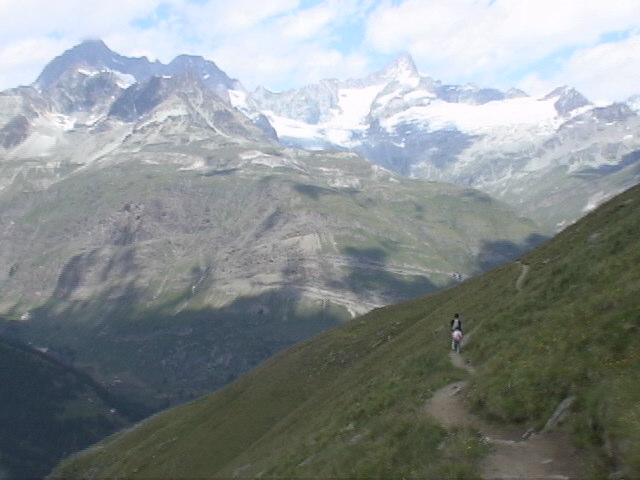 �o�R���A�ċx�݁A�Ƒ����s�A�X�C�X�A�p���A�X�g���X�u�[���A�R���}�[���A�A���U�X�A�c�F���}�b�g�A�A���v�X�A�n�C�L���O�A�����^�J�[�A���[���b�p"�A�S���i�[�O���[�g�A�X�l�K�A�N���C���E�}�b�^�[�z�����A�}�b�^�[�z����